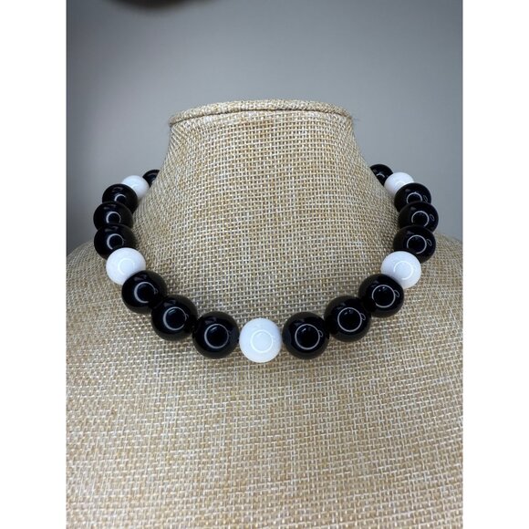 Black & White Glass Beaded Necklace With Toggle Clasp - Picture 4 of 10